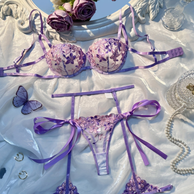 Ensemble en dentelle SIREN à fleurs de lavande