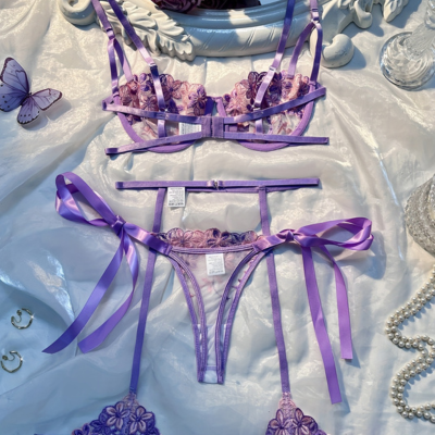 Ensemble en dentelle SIREN à fleurs de lavande