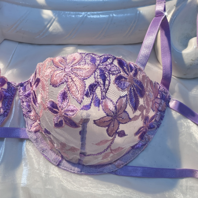 Ensemble en dentelle SIREN à fleurs de lavande