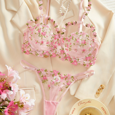 Ensemble en dentelle à fleurs écarlates SIREN