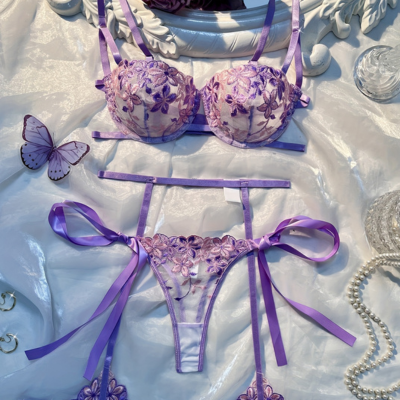 Ensemble en dentelle SIREN à fleurs de lavande
